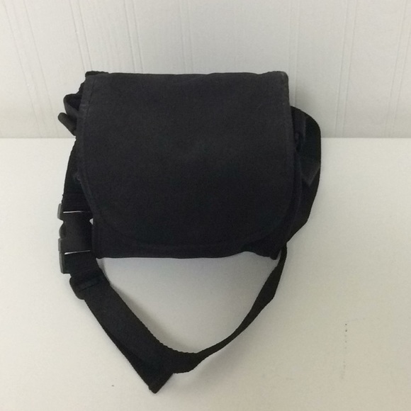 Polaroid One-Step Express Camera & Camera Bag - Picture 11 of 15